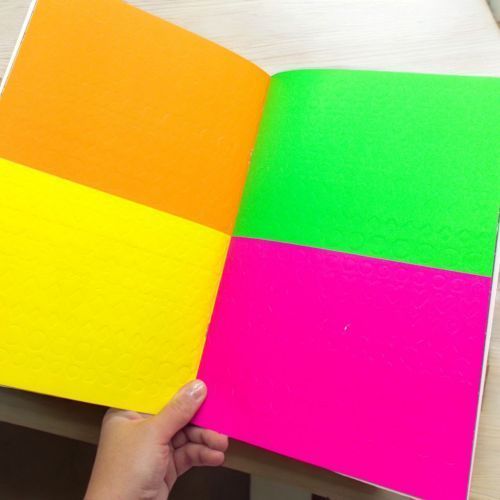 Книжка-розмальовка "Neon Stickers book: Дівчаче королівство" 243638 фото